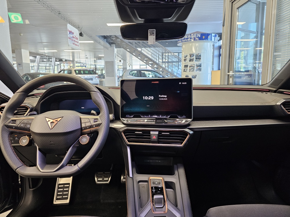 Cupra Leon Sportstourer bei Hoffmann Automobile in Wolfsburg kaufen und sofort mitnehmen - Bild 3