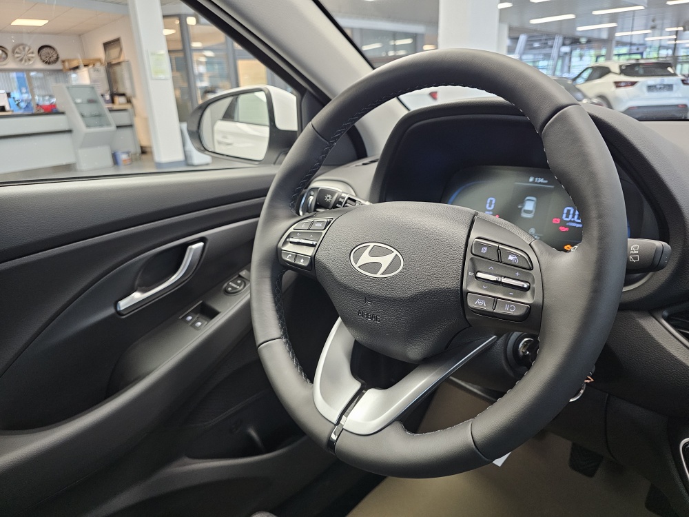 Hyundai i30 Kombi  bei Hoffmann Automobile in Wolfsburg kaufen und sofort mitnehmen - Bild 13