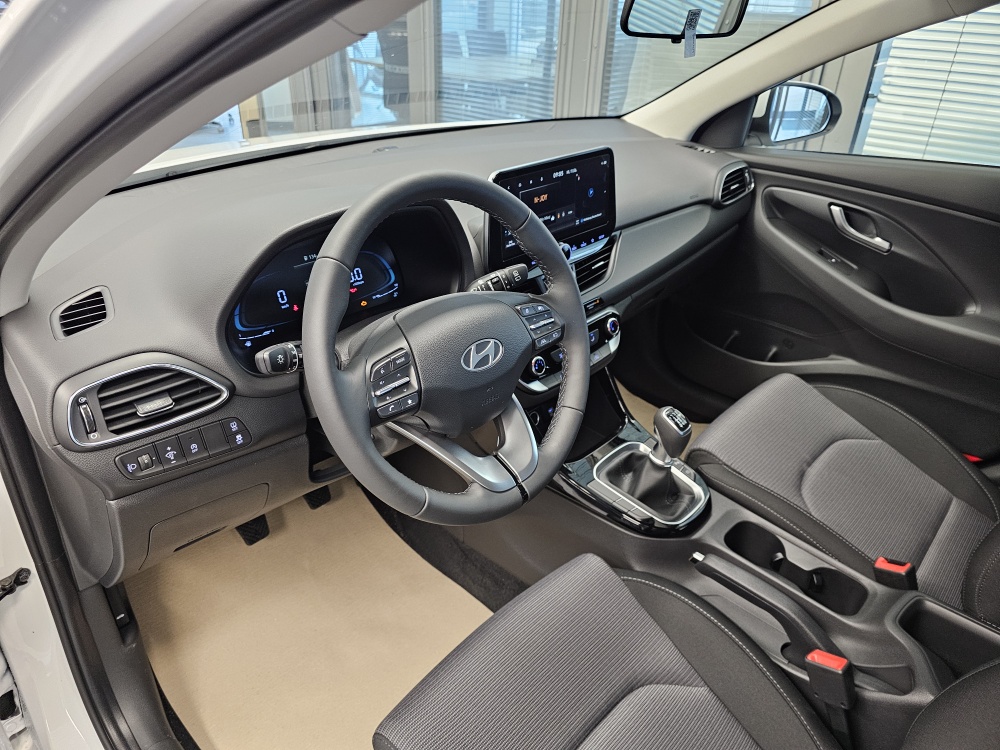 Hyundai i30 Kombi  bei Hoffmann Automobile in Wolfsburg kaufen und sofort mitnehmen - Bild 15