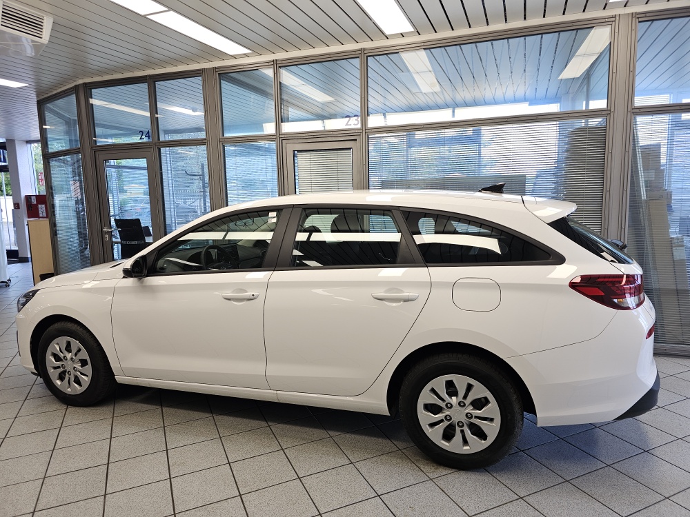 Hyundai i30 Kombi  bei Hoffmann Automobile in Wolfsburg kaufen und sofort mitnehmen - Bild 18