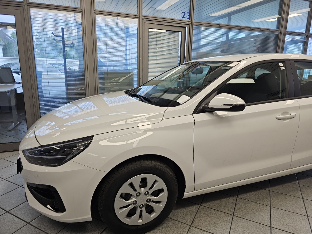 Hyundai i30 Kombi  bei Hoffmann Automobile in Wolfsburg kaufen und sofort mitnehmen - Bild 19