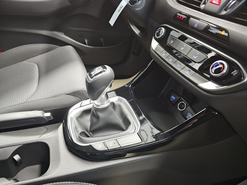 Hyundai i30 Kombi  bei Hoffmann Automobile in Wolfsburg kaufen und sofort mitnehmen - Bild 6