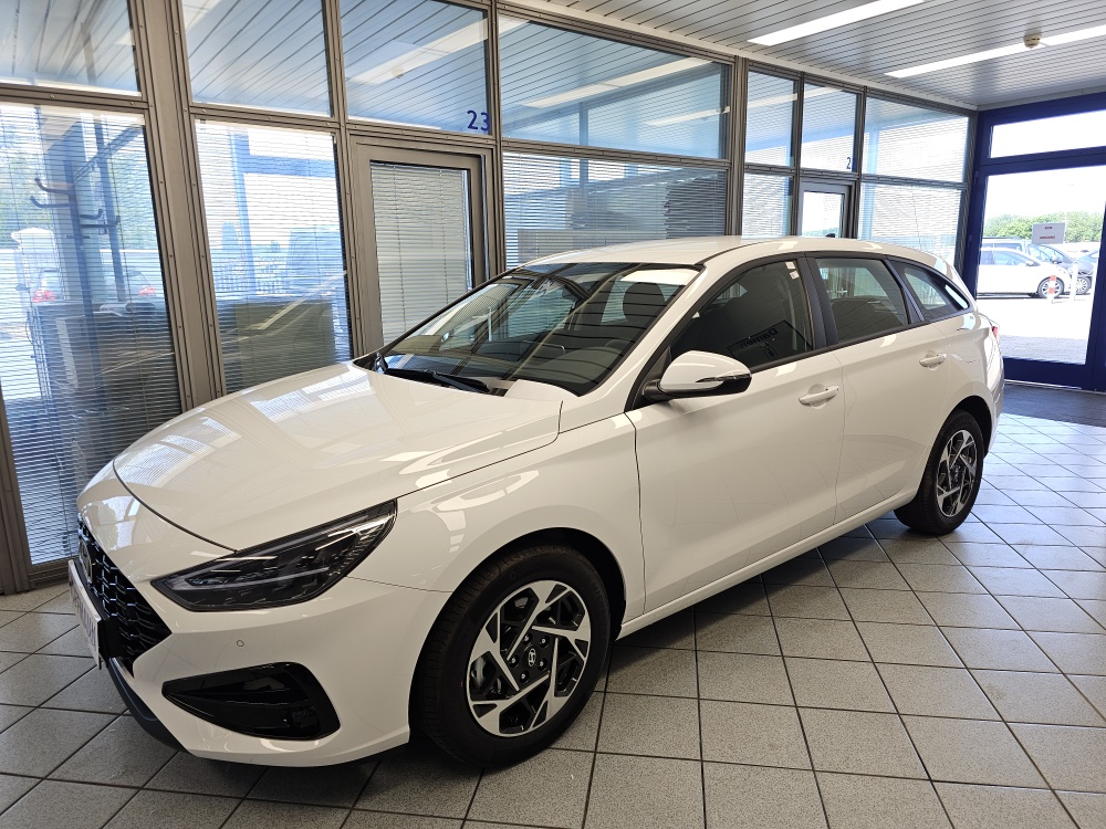 Hyundai i30 Kombi  für nur 24.250,- € bei Hoffmann Automobile in Wolfsburg kaufen und sofort mitnehmen