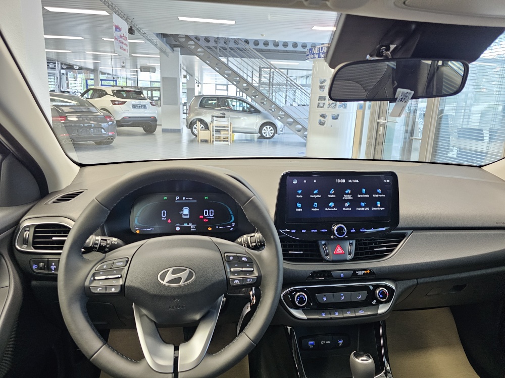 Hyundai i30 Kombi  bei Hoffmann Automobile in Wolfsburg kaufen und sofort mitnehmen - Bild 14