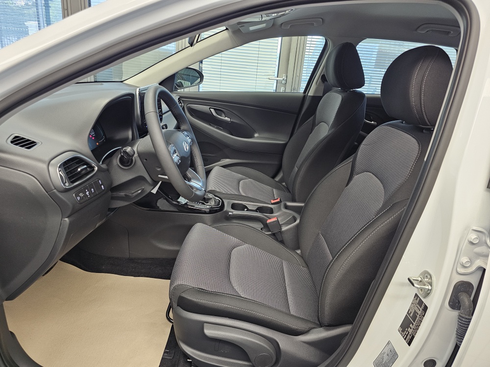 Hyundai i30 Kombi  bei Hoffmann Automobile in Wolfsburg kaufen und sofort mitnehmen - Bild 16