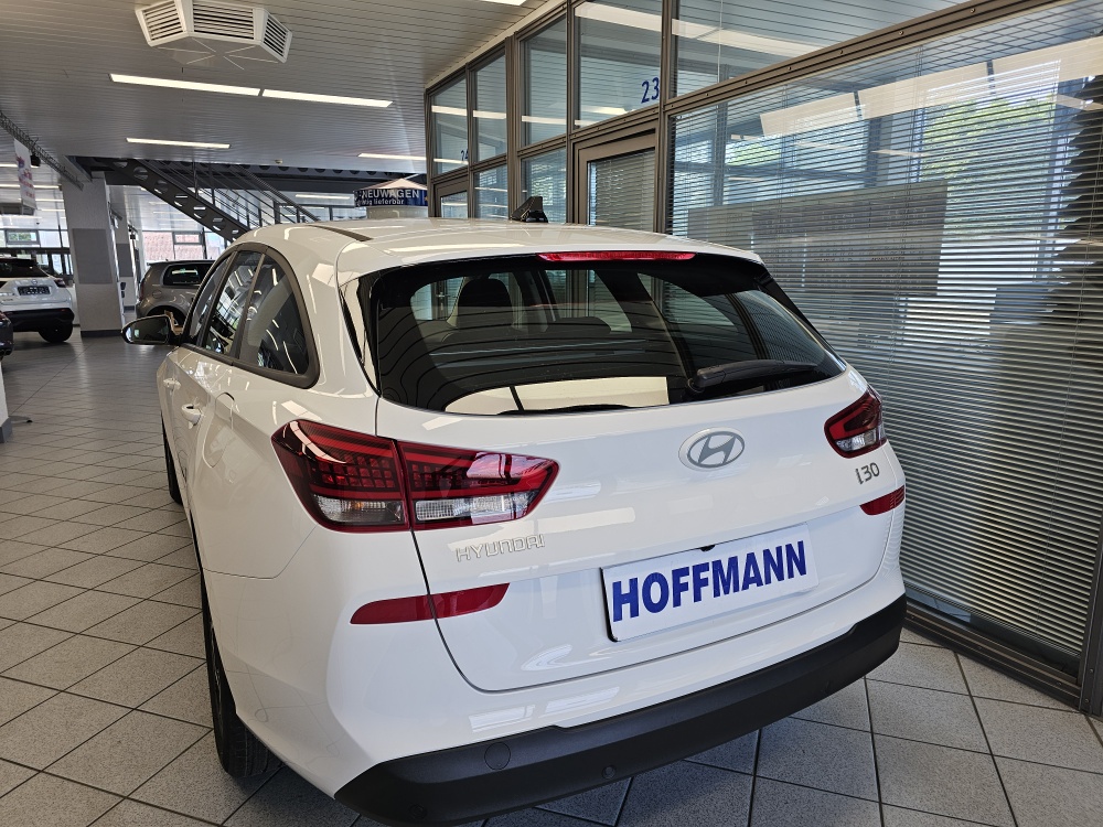 Hyundai i30 Kombi  bei Hoffmann Automobile in Wolfsburg kaufen und sofort mitnehmen - Bild 3