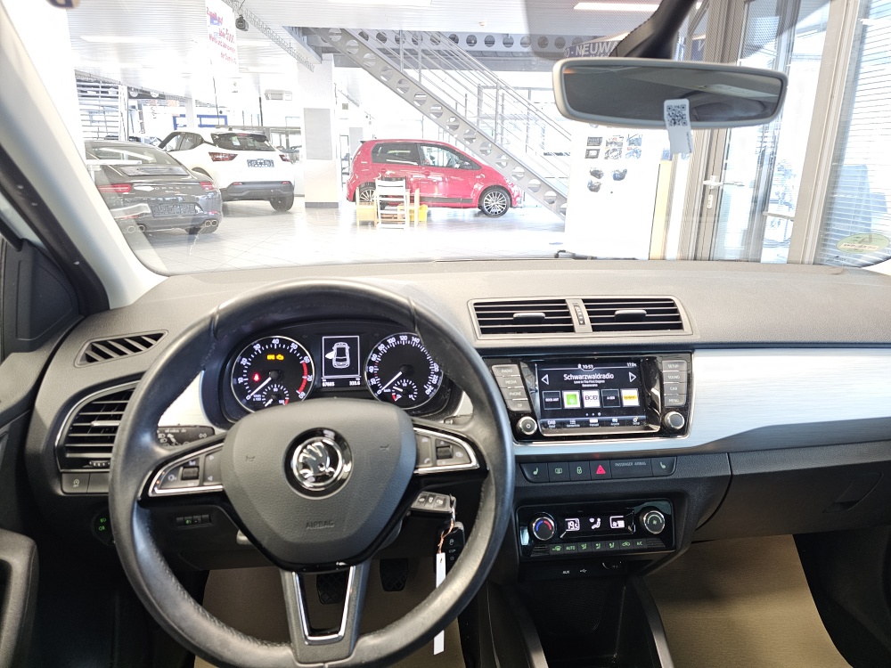 Skoda Fabia  bei Hoffmann Automobile in Wolfsburg kaufen und sofort mitnehmen - Bild 11