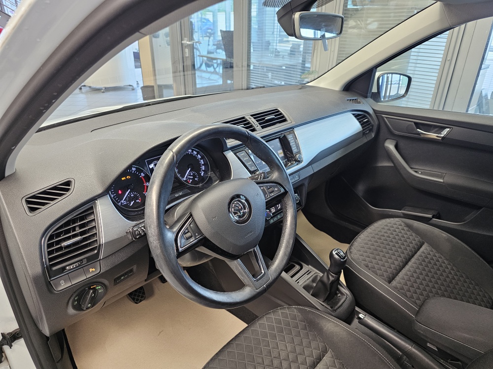 Skoda Fabia  bei Hoffmann Automobile in Wolfsburg kaufen und sofort mitnehmen - Bild 12