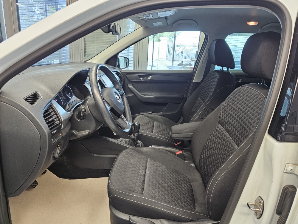 Skoda Fabia  bei Hoffmann Automobile in Wolfsburg kaufen und sofort mitnehmen - Bild 13