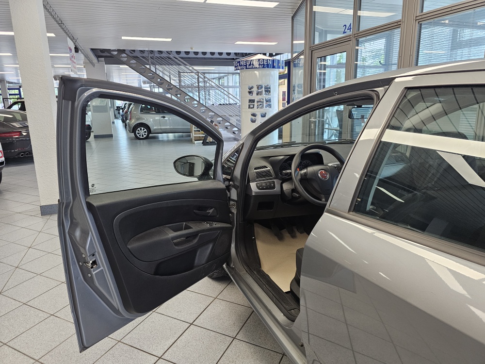 Fiat Grande Punto  bei Hoffmann Automobile in Wolfsburg kaufen und sofort mitnehmen - Bild 11