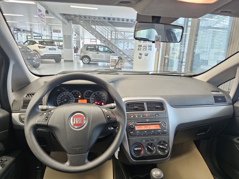 Fiat Grande Punto  bei Hoffmann Automobile in Wolfsburg kaufen und sofort mitnehmen - Bild 8