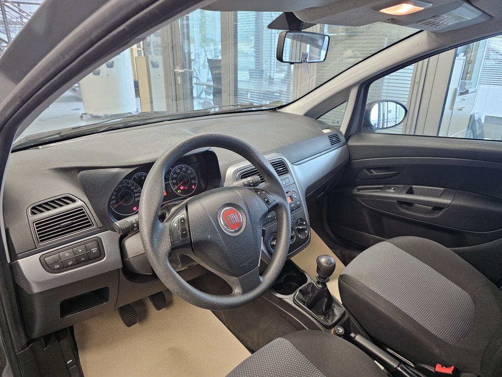 Fiat Grande Punto  bei Hoffmann Automobile in Wolfsburg kaufen und sofort mitnehmen - Bild 9