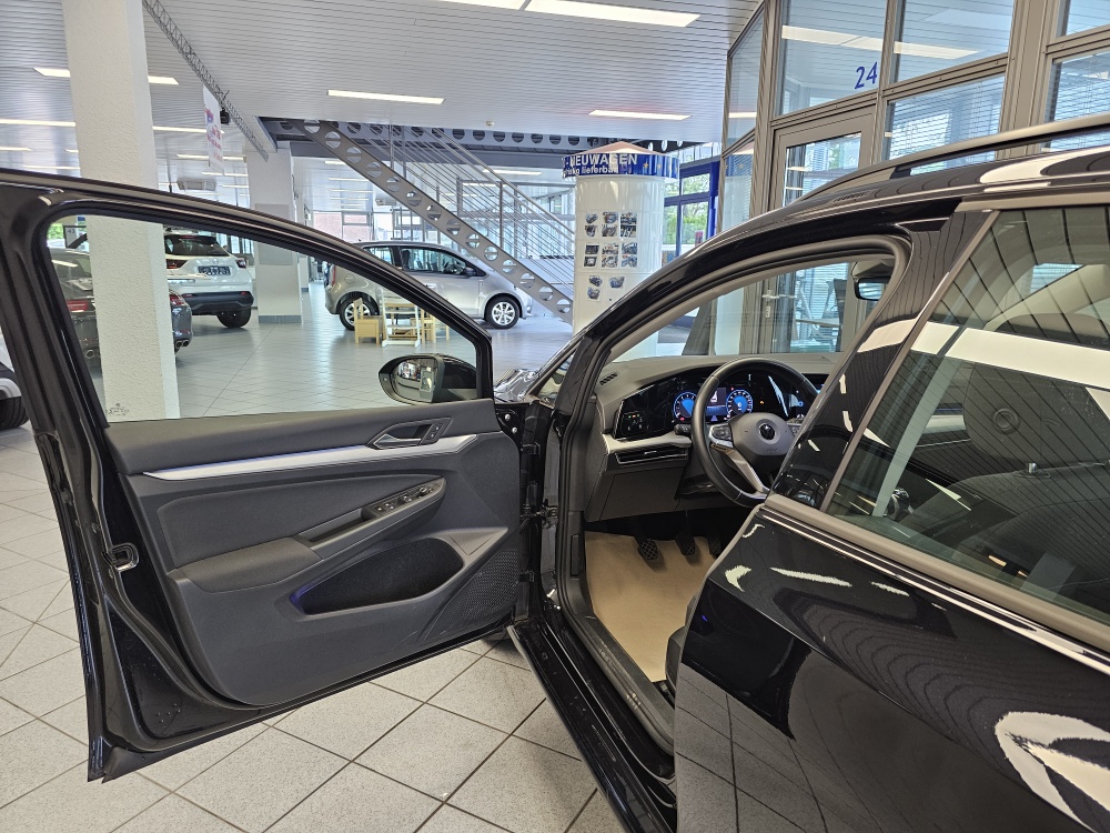 VW Golf Variant  bei Hoffmann Automobile in Wolfsburg kaufen und sofort mitnehmen - Bild 19