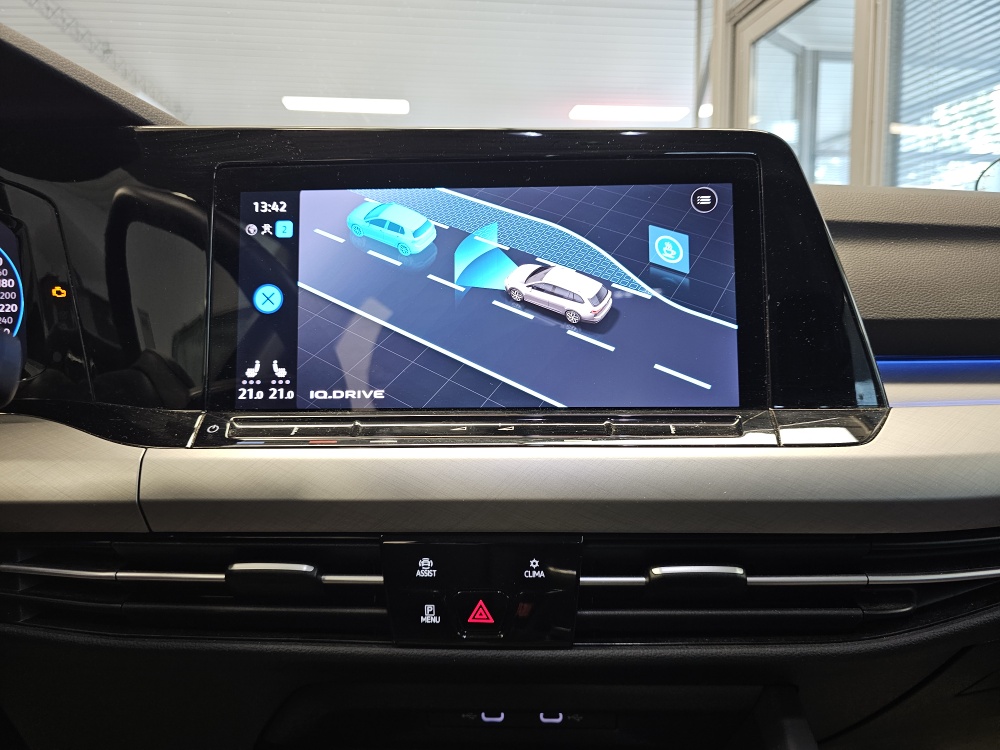 VW Golf Variant  bei Hoffmann Automobile in Wolfsburg kaufen und sofort mitnehmen - Bild 9