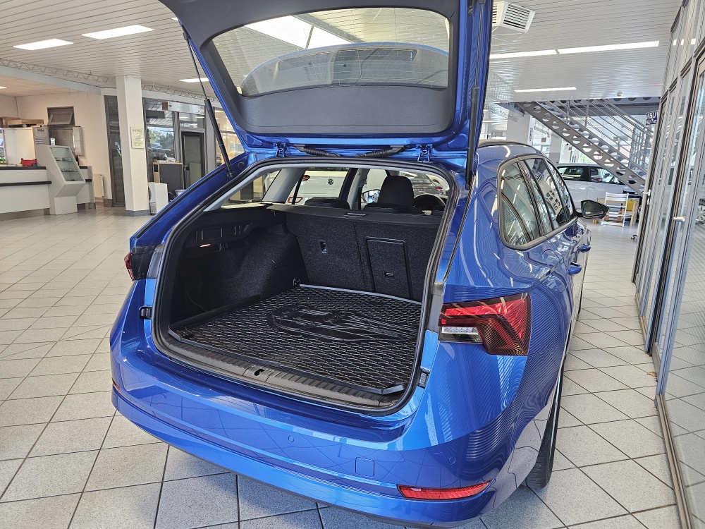 Skoda Octavia Combi  bei Hoffmann Automobile in Wolfsburg kaufen und sofort mitnehmen - Bild 2