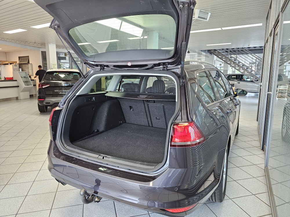 VW Golf Variant  bei Hoffmann Automobile in Wolfsburg kaufen und sofort mitnehmen - Bild 2