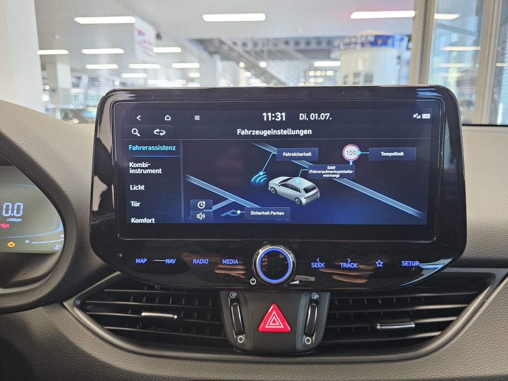 Hyundai i30 Kombi  bei Hoffmann Automobile in Wolfsburg kaufen und sofort mitnehmen - Bild 9