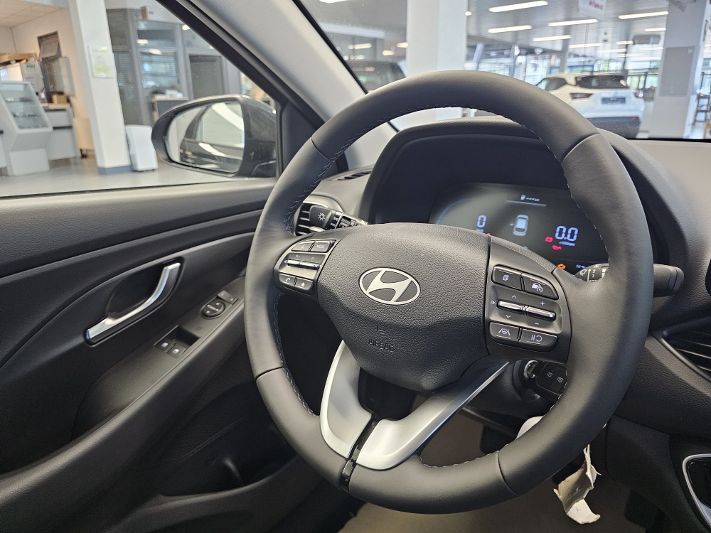 Hyundai i30 Kombi  bei Hoffmann Automobile in Wolfsburg kaufen und sofort mitnehmen - Bild 13