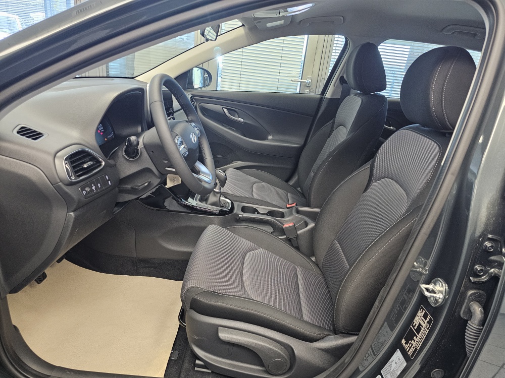 Hyundai i30 Kombi  bei Hoffmann Automobile in Wolfsburg kaufen und sofort mitnehmen - Bild 16