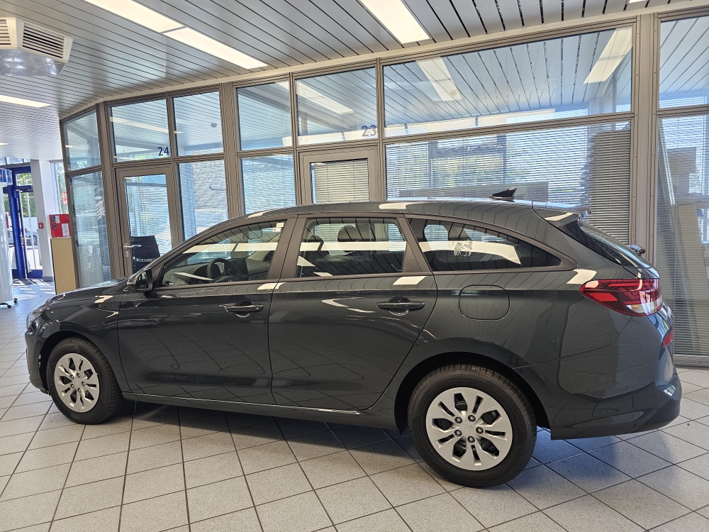 Hyundai i30 Kombi  bei Hoffmann Automobile in Wolfsburg kaufen und sofort mitnehmen - Bild 18