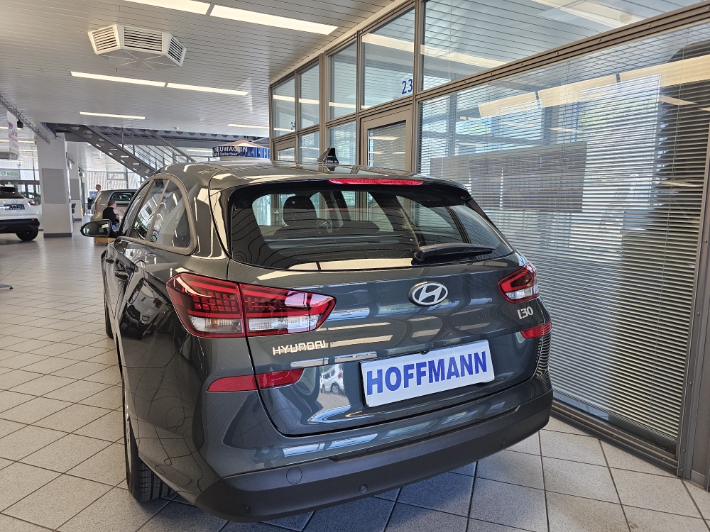 Hyundai i30 Kombi  bei Hoffmann Automobile in Wolfsburg kaufen und sofort mitnehmen - Bild 3