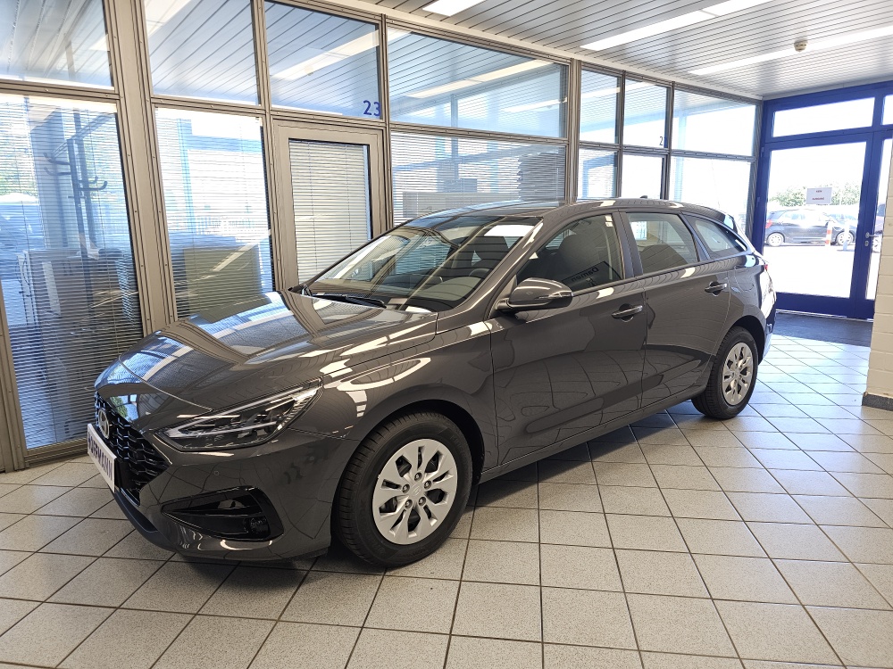 Hyundai i30 Kombi  bei Hoffmann Automobile in Wolfsburg kaufen und sofort mitnehmen - Bild 1