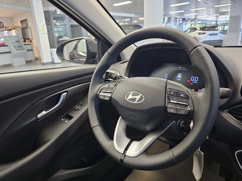 Hyundai i30 Kombi  bei Hoffmann Automobile in Wolfsburg kaufen und sofort mitnehmen - Bild 13