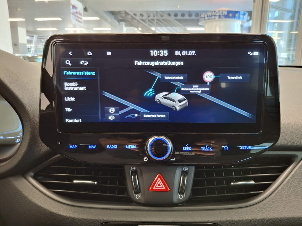 Hyundai i30 Kombi  bei Hoffmann Automobile in Wolfsburg kaufen und sofort mitnehmen - Bild 11
