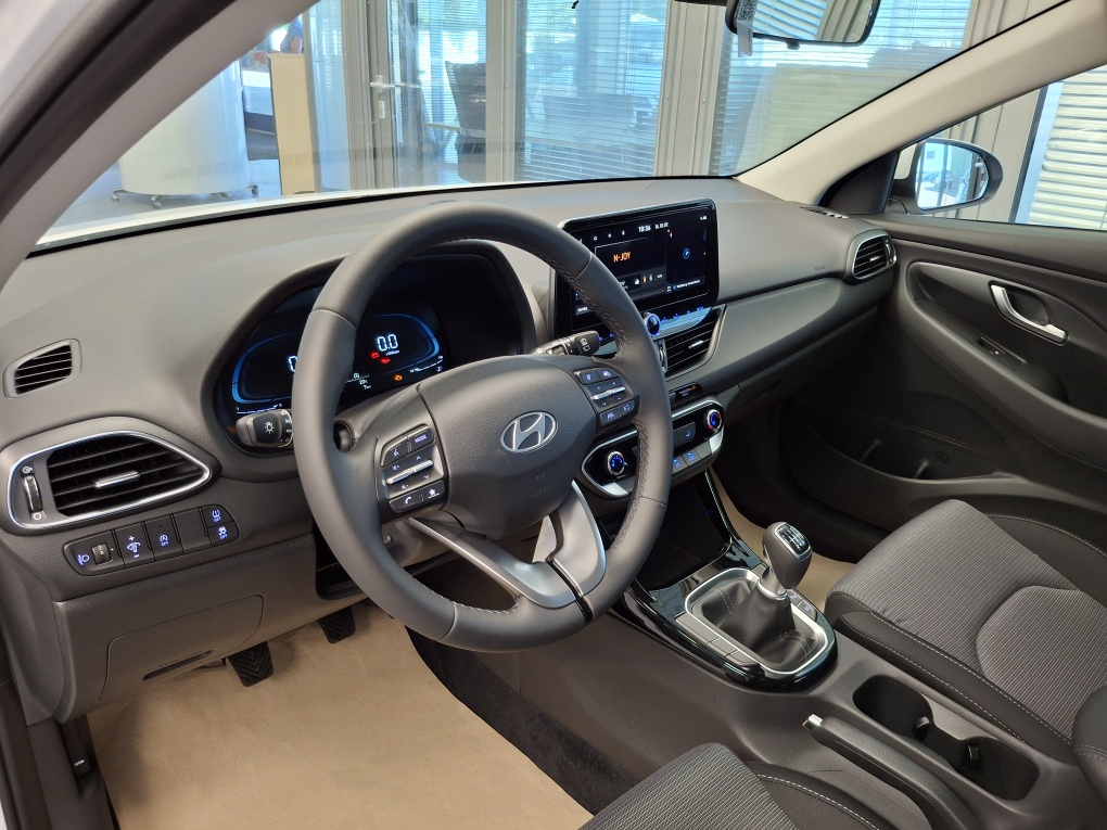 Hyundai i30 Kombi  bei Hoffmann Automobile in Wolfsburg kaufen und sofort mitnehmen - Bild 17