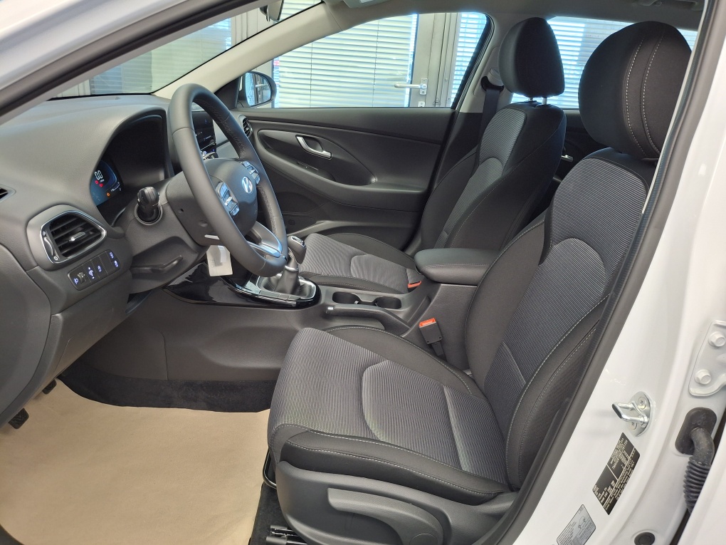 Hyundai i30 Kombi  bei Hoffmann Automobile in Wolfsburg kaufen und sofort mitnehmen - Bild 18