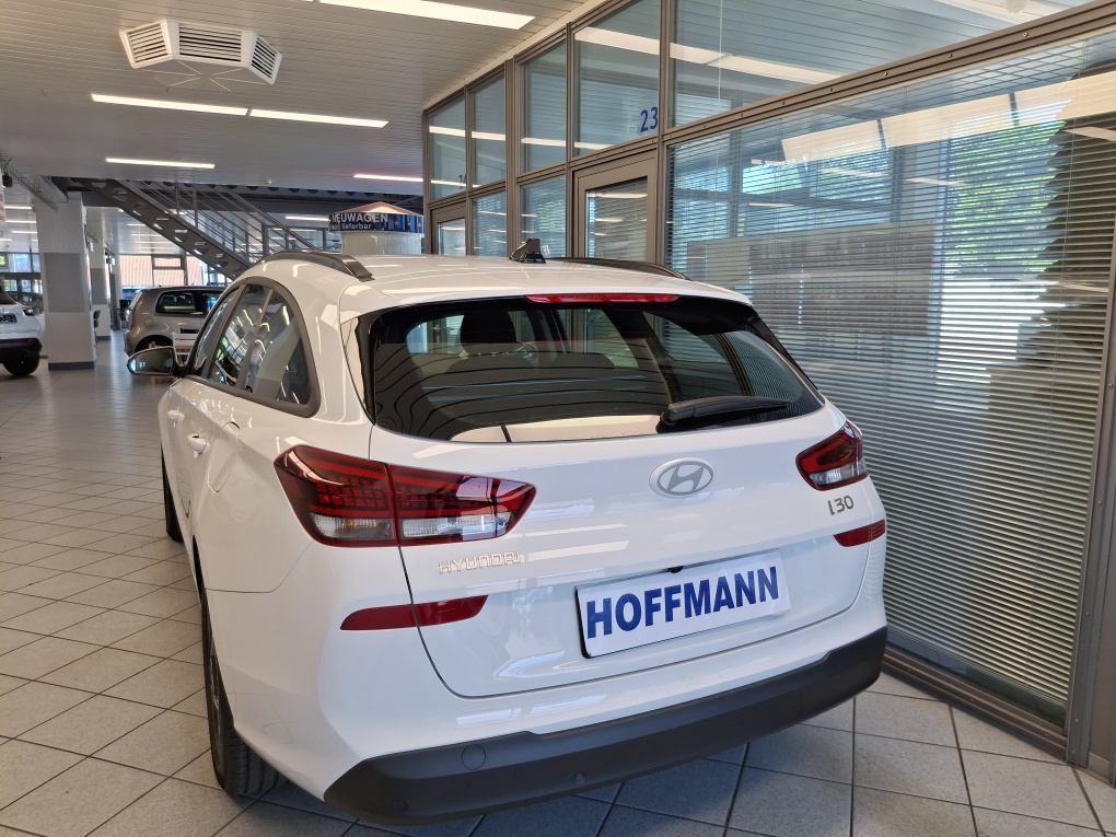 Hyundai i30 Kombi  bei Hoffmann Automobile in Wolfsburg kaufen und sofort mitnehmen - Bild 4