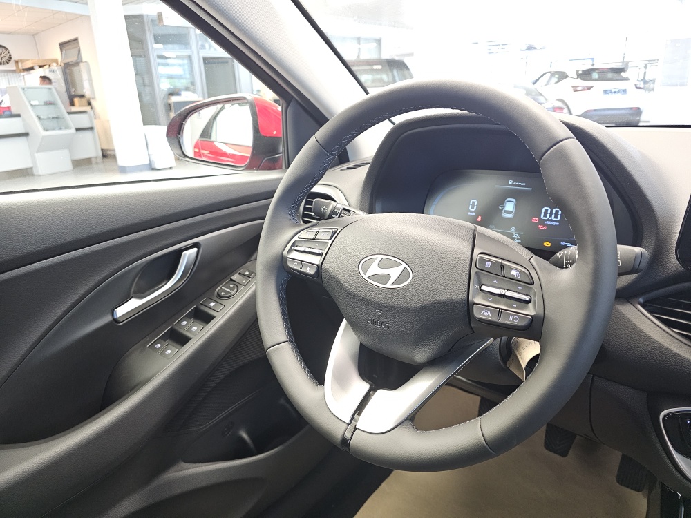 Hyundai i30 Kombi  bei Hoffmann Automobile in Wolfsburg kaufen und sofort mitnehmen - Bild 15