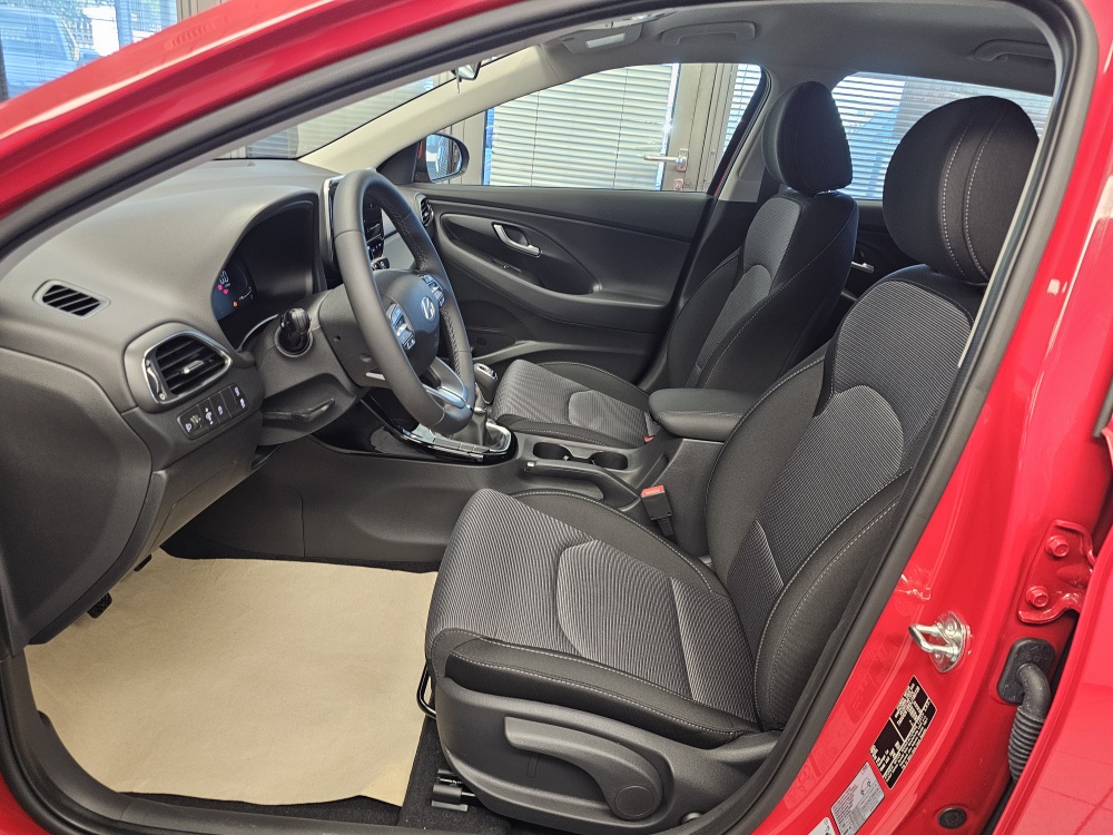 Hyundai i30 Kombi  bei Hoffmann Automobile in Wolfsburg kaufen und sofort mitnehmen - Bild 18