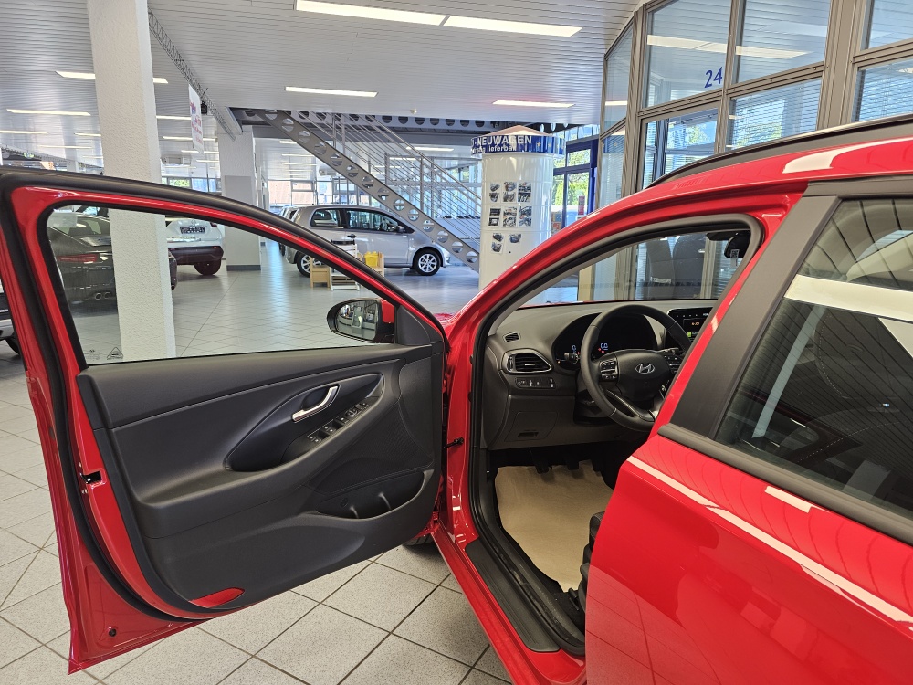 Hyundai i30 Kombi  bei Hoffmann Automobile in Wolfsburg kaufen und sofort mitnehmen - Bild 19