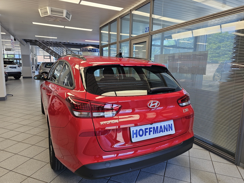 Hyundai i30 Kombi  bei Hoffmann Automobile in Wolfsburg kaufen und sofort mitnehmen - Bild 4