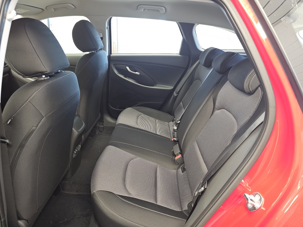 Hyundai i30 Kombi  bei Hoffmann Automobile in Wolfsburg kaufen und sofort mitnehmen - Bild 5