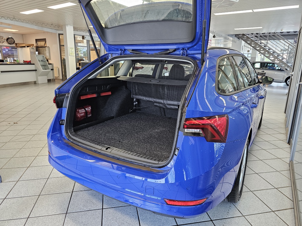 Skoda Octavia Combi  bei Hoffmann Automobile in Wolfsburg kaufen und sofort mitnehmen - Bild 2