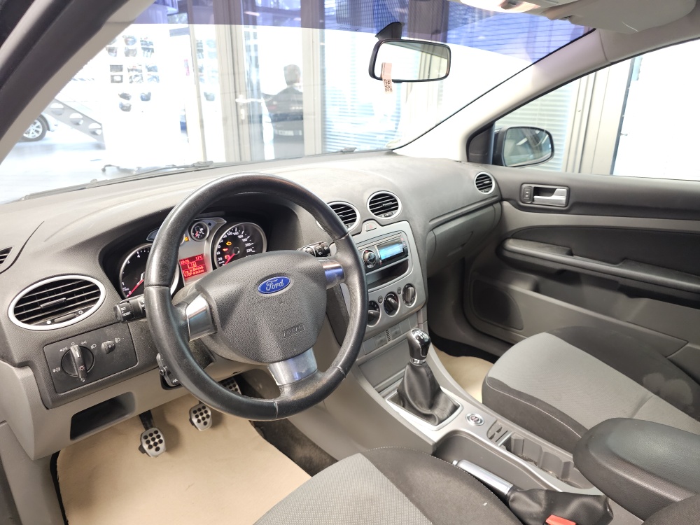 Ford Focus  bei Hoffmann Automobile in Wolfsburg kaufen und sofort mitnehmen - Bild 10