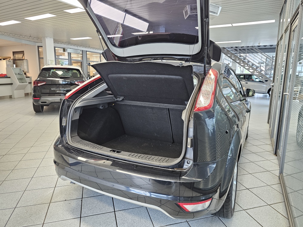 Ford Focus  bei Hoffmann Automobile in Wolfsburg kaufen und sofort mitnehmen - Bild 2