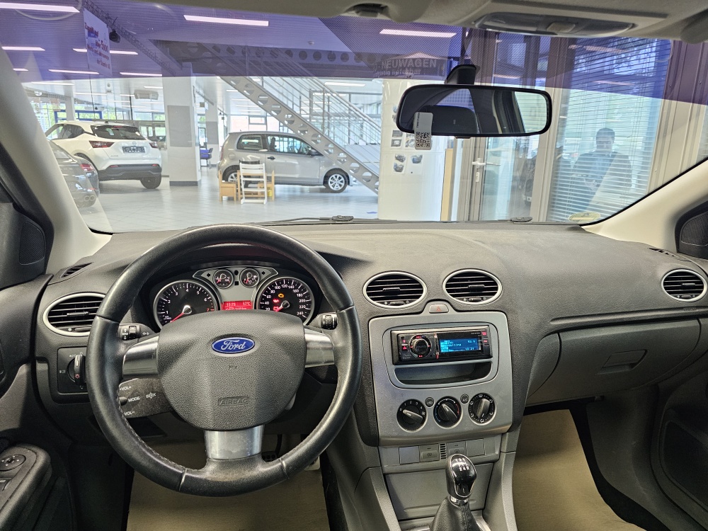 Ford Focus  bei Hoffmann Automobile in Wolfsburg kaufen und sofort mitnehmen - Bild 9