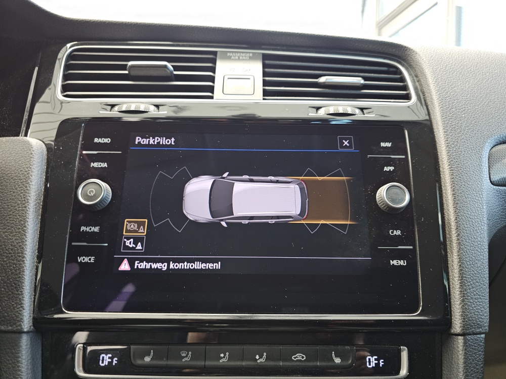 VW Golf Variant  bei Hoffmann Automobile in Wolfsburg kaufen und sofort mitnehmen - Bild 11