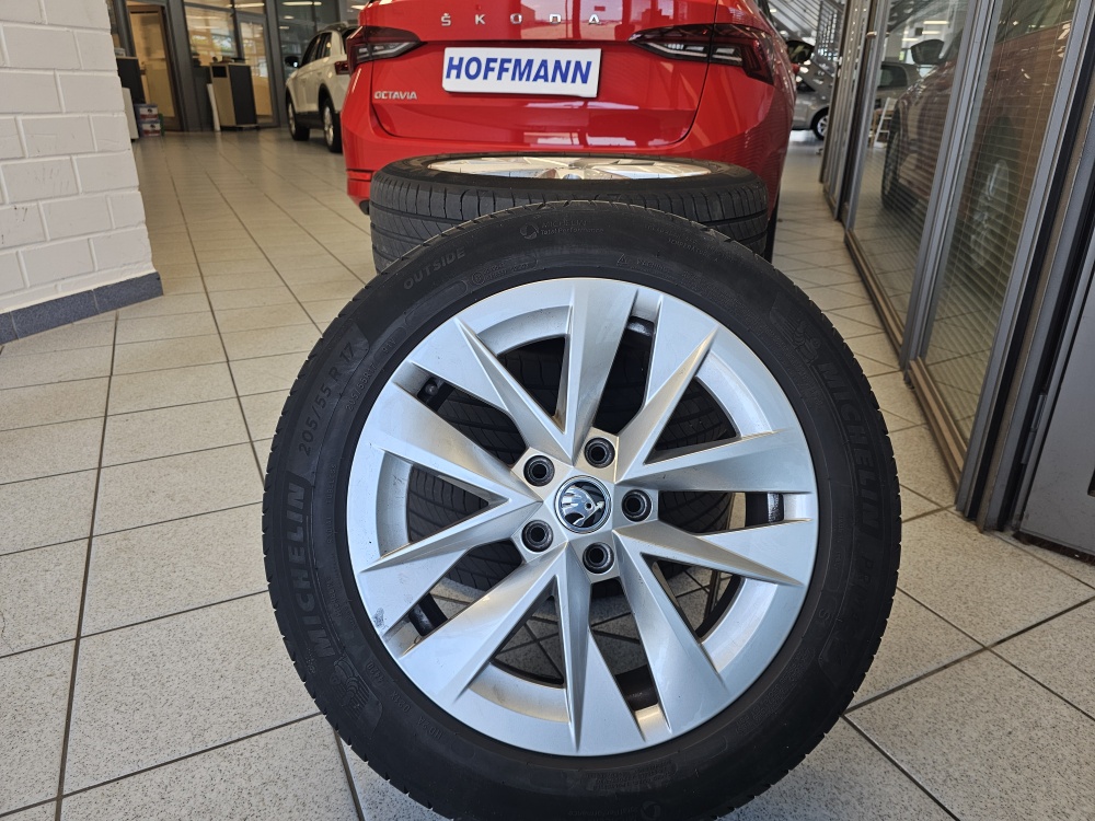 Skoda Octavia Combi  bei Hoffmann Automobile in Wolfsburg kaufen und sofort mitnehmen - Bild 4