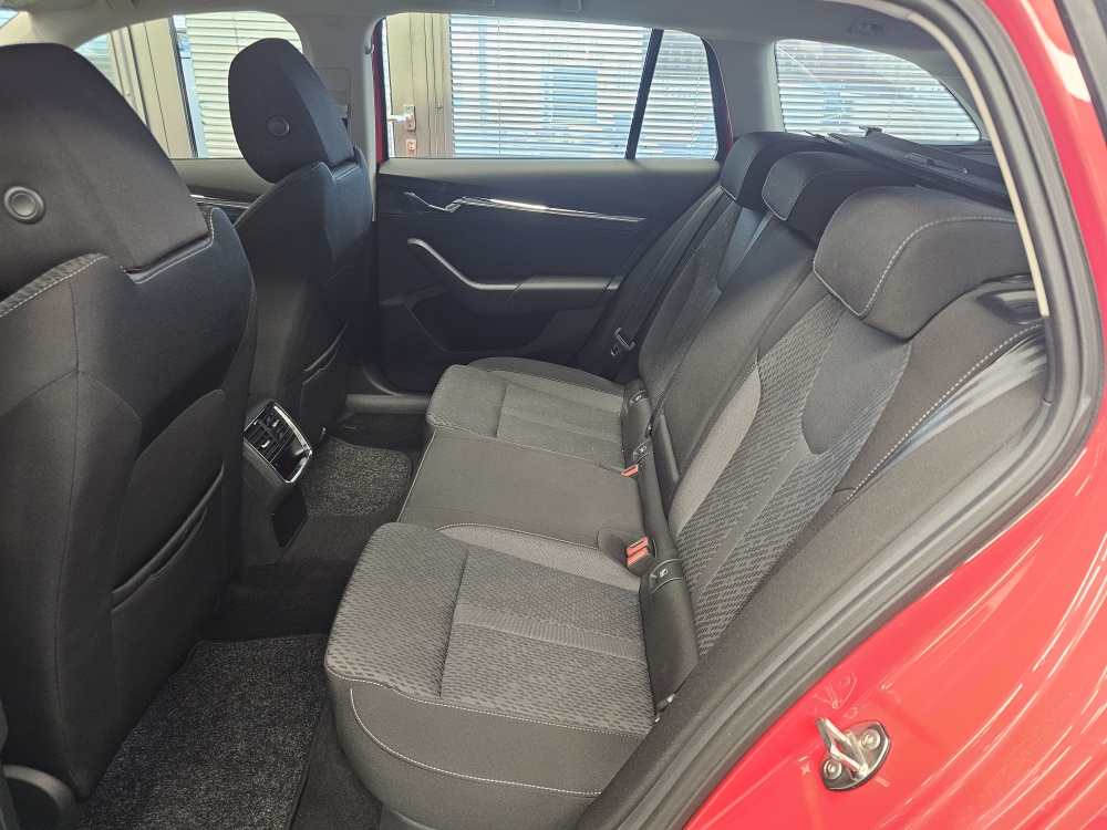 Skoda Octavia Combi  bei Hoffmann Automobile in Wolfsburg kaufen und sofort mitnehmen - Bild 6
