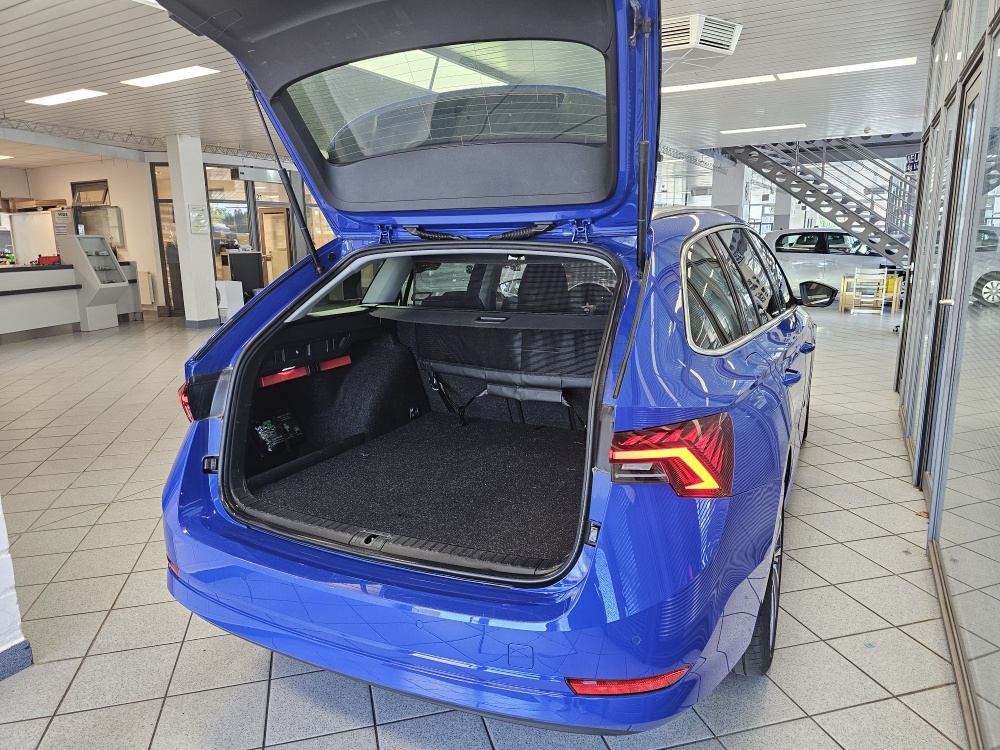 Skoda Octavia Combi  bei Hoffmann Automobile in Wolfsburg kaufen und sofort mitnehmen - Bild 2