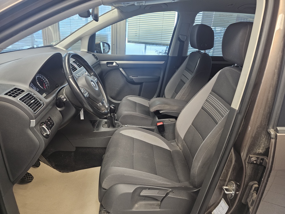 VW Touran  bei Hoffmann Automobile in Wolfsburg kaufen und sofort mitnehmen - Bild 12