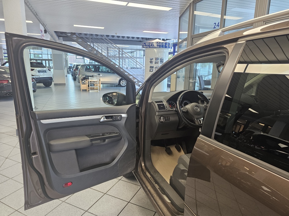 VW Touran  bei Hoffmann Automobile in Wolfsburg kaufen und sofort mitnehmen - Bild 13
