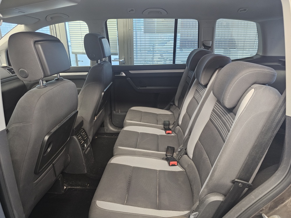 VW Touran  bei Hoffmann Automobile in Wolfsburg kaufen und sofort mitnehmen - Bild 4