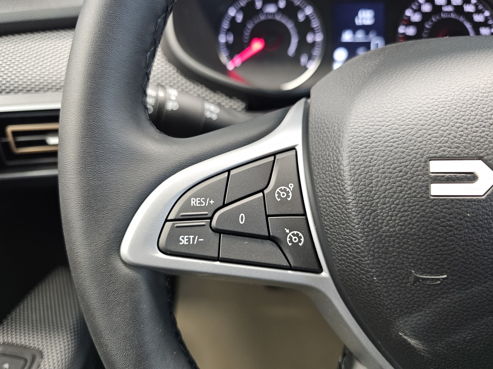 Dacia Sandero  bei Hoffmann Automobile in Wolfsburg kaufen und sofort mitnehmen - Bild 11