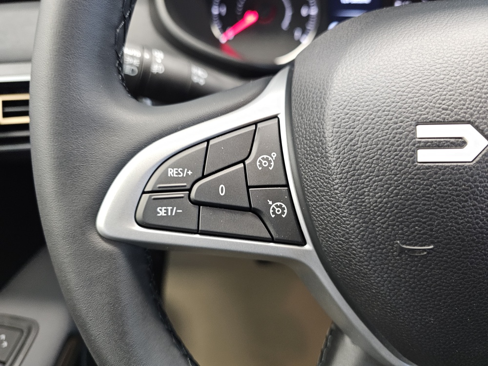 Dacia Sandero  bei Hoffmann Automobile in Wolfsburg kaufen und sofort mitnehmen - Bild 8