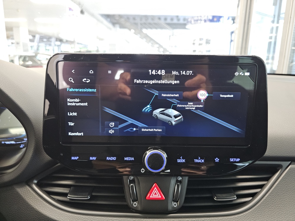 Hyundai i30 Kombi  bei Hoffmann Automobile in Wolfsburg kaufen und sofort mitnehmen - Bild 11